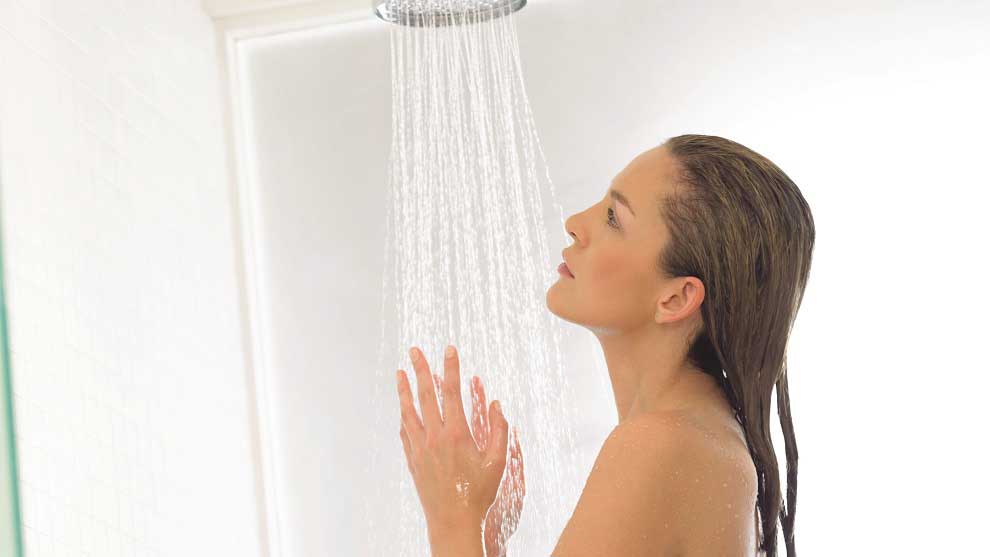 lazer-epilasyon-yaptirdiktan-sonra-banyo-yapilir-mi